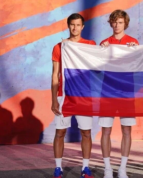 🇷🇺TEAM RUSIA EN SEMIFINALES🇷🇺
.
.
🎾¿Que os parece?🎾
.
.
🎾@tipsterscs🎾
.
#atpcup #teamrussia🇷🇺 #tipsters #tenis🎾 #apuestas
